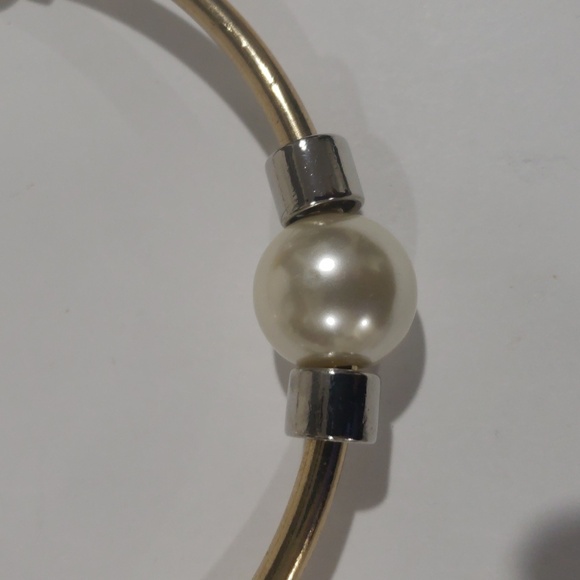 Dual-Tone Gold Pearl Collar w/ Silver Spacer Beads – Minimalist Bold Jewelry - Picture 5 of 8
